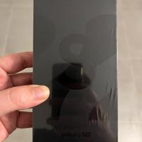 Samsung Galaxy S22 128GB (nuovo e sigillato).
