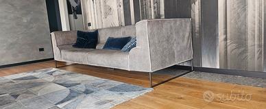 Divano marca frigerio