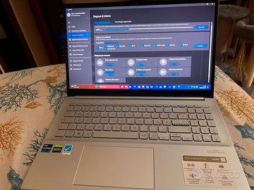 PC Portatile ASUS Vivobook Pro 15 OLED