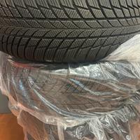 BRIDGESTONE BLIZZAK 235/60R18 104H