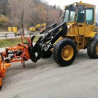 Pala Gommata Caterpillar IT12 Q80