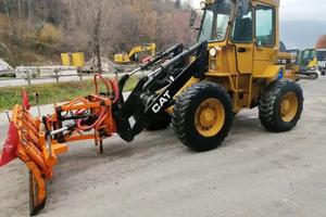 Pala Gommata Caterpillar IT12 Q80