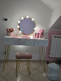 tavolo da trucco più sgabello 