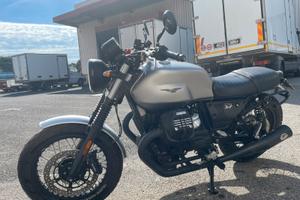 Moto Guzzi V7 III Rough 750 ABS 2018 - Unico propr