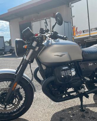 Moto Guzzi V7 III Rough 750 ABS 2018 - Unico propr