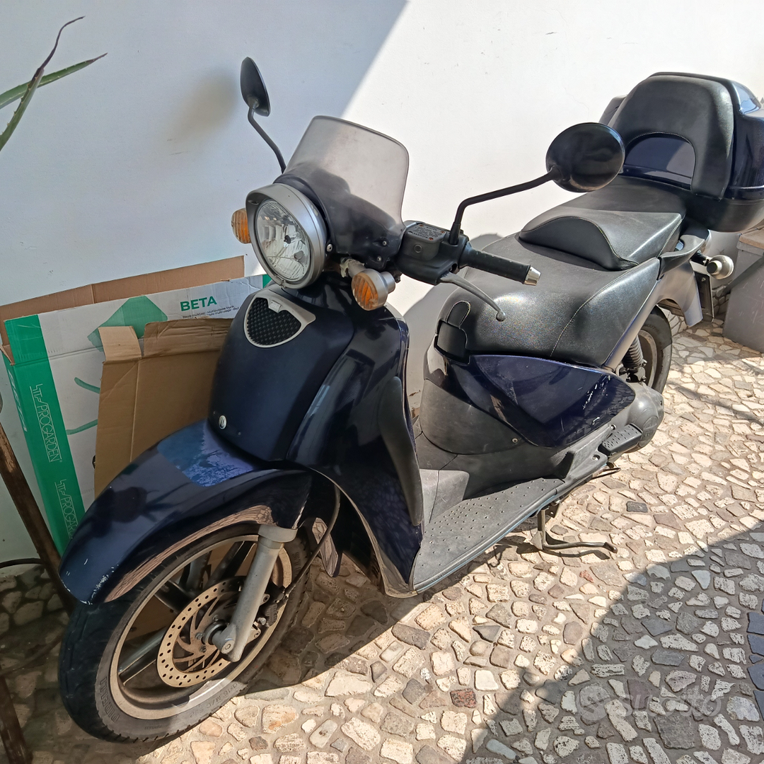 Scarabeo 200 Scarabeo 150 Touring Купити Мотоцикли APRILIA