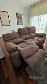 N. 2 Divani due e tre posti con recliner "nuovi"