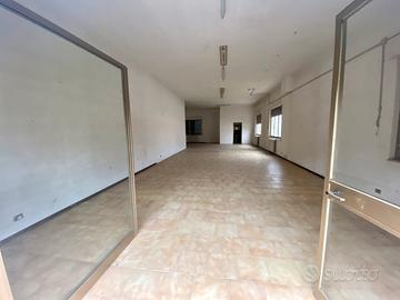 Locale ad uso artigianale laboratorio/magazzino