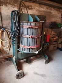 Torchio a pressa per vino elettrico