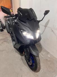 Yamaha tmax 560 icon black