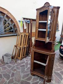 Vetrina angolare in legno 