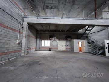 CAPANNONE A GARBAGNATE MILANESE