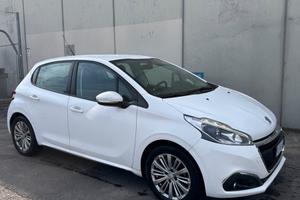 Peugeot 208 benzina