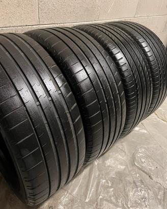 225 50 18 Bridgestone Pirelli estive 50%