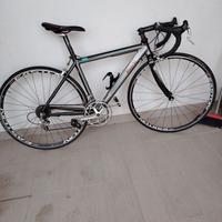 bici da corsa bianchi taglia 49