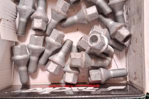 dadi ruote dacia duster