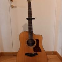 Chitarra acustica Taylor 210 c'è Plus amplificata