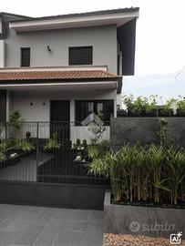 VILLA A SCHIERA A CUCEGLIO