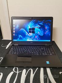Pc Portatile Dell 15,6" Core i5 Ram 8GB SSD 256GB