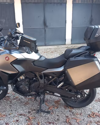 HONDA NT1100  dct travel edition