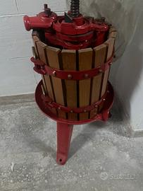 Torchio per spremitura nuovo