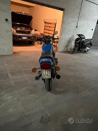Moto Suzuki