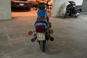 Moto Suzuki