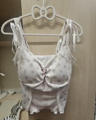 Top a spalline rosa con rose