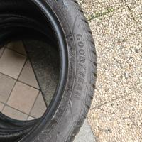 Gomme 215 50 18 Goodyer ultragrip 