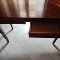 Tavolo nuovo di legno 