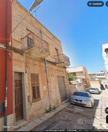 Intero stabile 3 appartamenti + giardino e garage