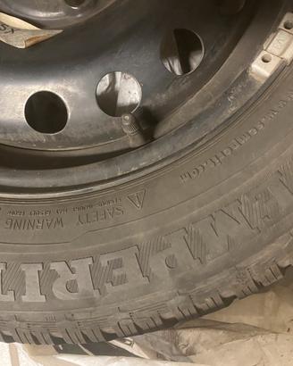Gomme invernali con cerchi 165/70 R14