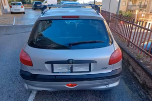 Peugeot 206 perfettamente funzionante.