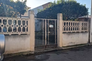 Indipendente su unico livello e ampio cortile