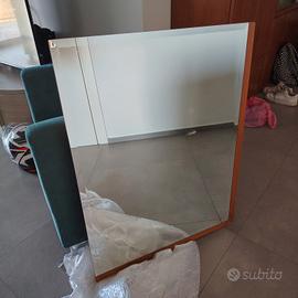 Specchio da parete bisellato in ciliegio