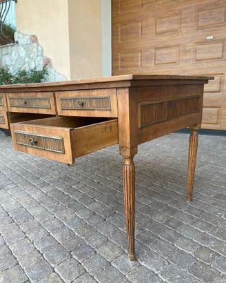 Scrivania stile liberty