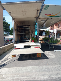 Camion negozio patente B