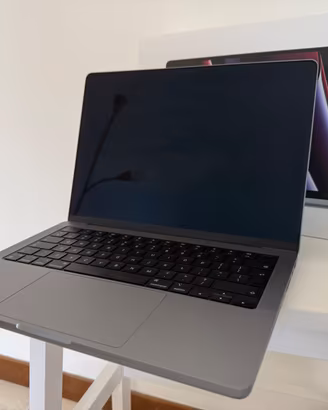 MacBook Pro 14” M2 Pro  32GB RAM  512GB SSD Co