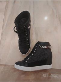 Scarpe in pelle e tessuto Guess con zeppa interna Abbigliamento e Accessori In vendita a Napoli