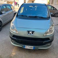 Peugeot 1007 1.4 hdi