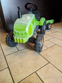Trattore giocattolo con rimorchio 