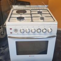 Cucina a gas con forno elettrico 