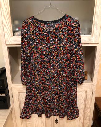 Abito nero a fiorellini Stradivarius tg M