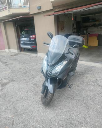 scooter Kymco 300