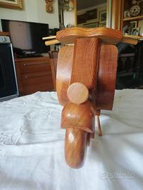 Modellino moto vespa in legno