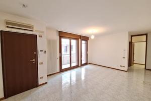 APPARTAMENTO IN CENTRO STORICO CON GARAGE