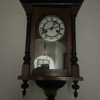 Orologio a pendolo da muro