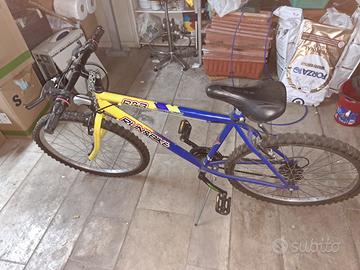 Bicicletta mountain bike Gialla/Blu