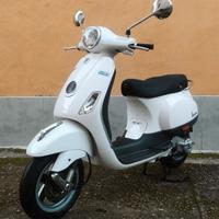 Piaggio Vespa 50 LX - 2011