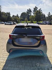 YARIS (Mazda 2 Hybrid) allestimento Top di Gamma